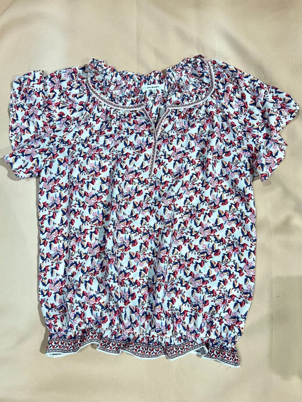 Max Studio Blue Floral Flutter Sleeve Smocked Hem Blouse M Ruffle Split Neck Top - Picture 3 of 10